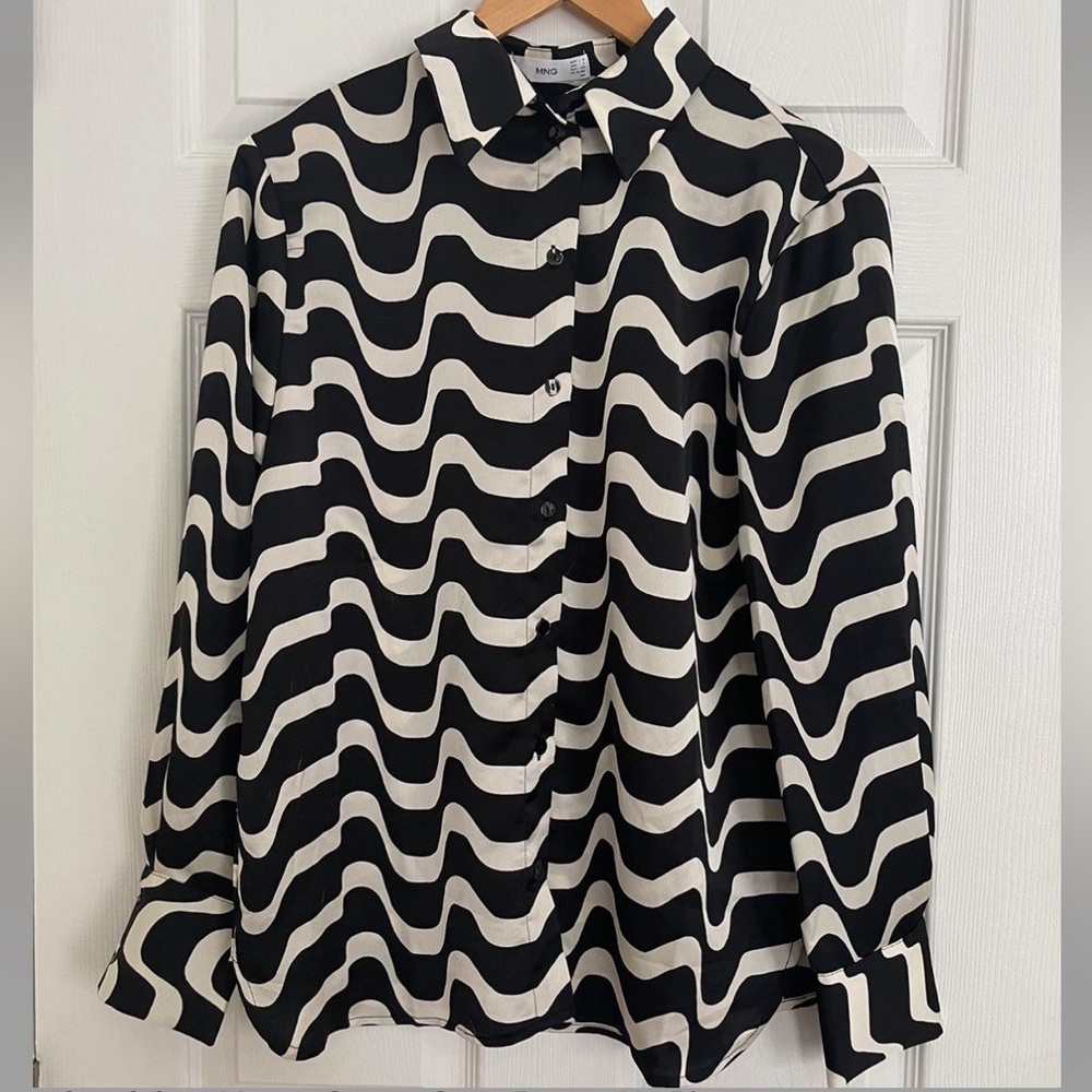 MANGO Black and White Striped Groovy Button-Up Satin Shirt Size 4 or Small